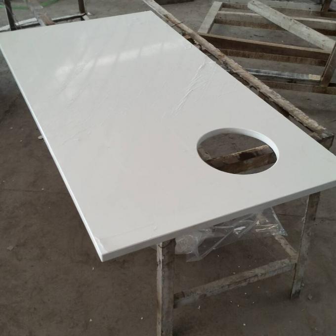 Countertops batu putih putih murni / batu kuarsa buatan permukaan padat untuk dapur puncak