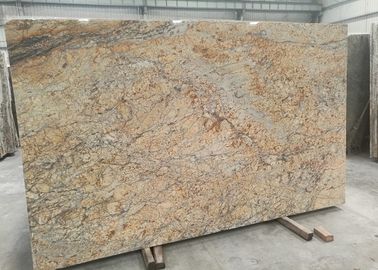Lempengan granit batu kuning keemasan, 2.72g / Cm³ Density Large Stone Slabs