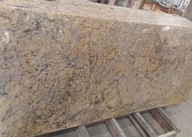 Lempengan granit batu kuning keemasan, 2.72g / Cm³ Density Large Stone Slabs